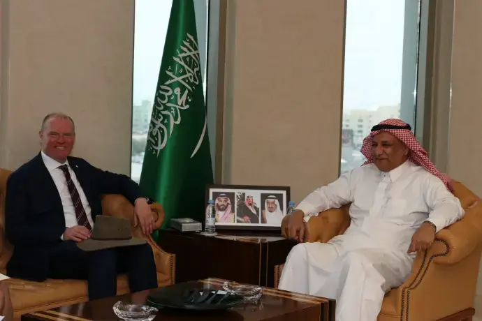 معالي المحافظ يستقبل سفير استراليا لدى المملكة السيد مارك دونوفان